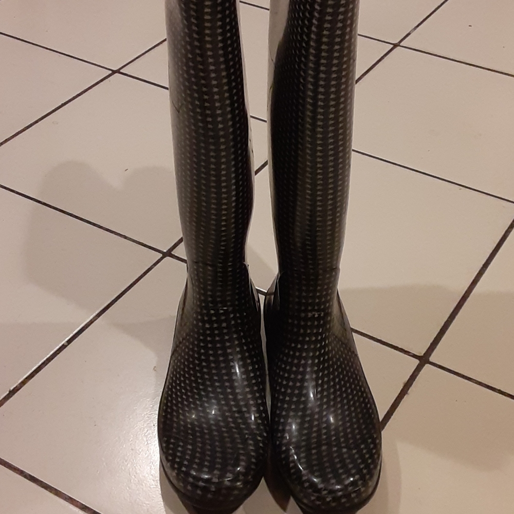 Rain boots